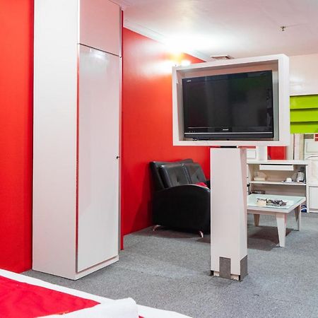 Reddoorz Plus Near Chadstone Mall Bekasi Exterior foto
